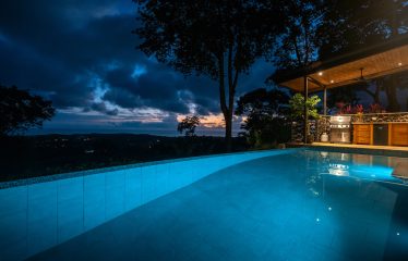 3 BEDROOM LUXURY HOME WITH OCEAN VIEW AND GUEST HOUSE