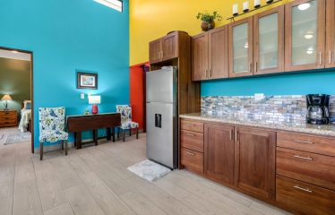 OWNER HOME AND TREE HOUSE VILLAS – 1.35 ACRES