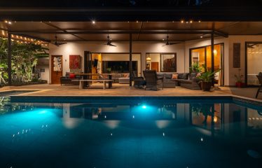 3 BEDROOM LUXURY HOME WITH OCEAN VIEW AND GUEST HOUSE