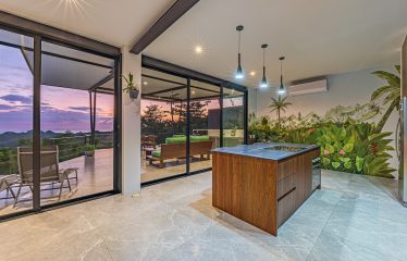 4 BEDROOM HOME WITH GUEST HOUSE AND AMAZING OCEAN VIEWS