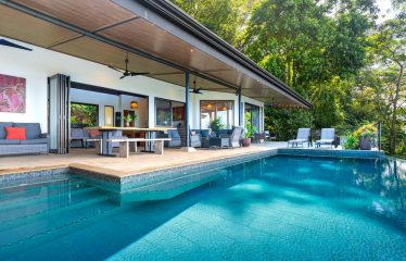 3 BEDROOM LUXURY HOME WITH OCEAN VIEW AND GUEST HOUSE