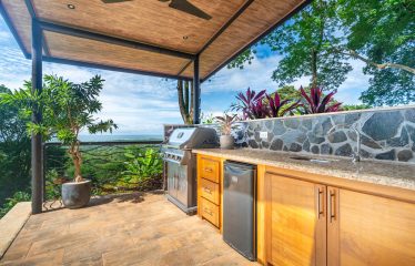 3 BEDROOM LUXURY HOME WITH OCEAN VIEW AND GUEST HOUSE