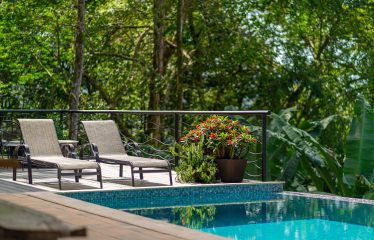 3 BEDROOM LUXURY HOME WITH OCEAN VIEW AND GUEST HOUSE