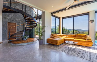 4 BEDROOM HOME WITH GUEST HOUSE AND AMAZING OCEAN VIEWS