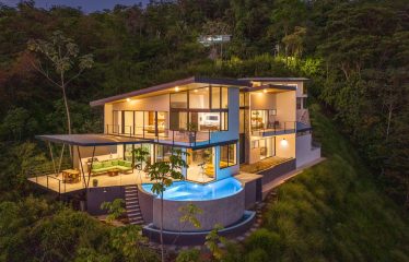 4 BEDROOM HOME WITH GUEST HOUSE AND AMAZING OCEAN VIEWS