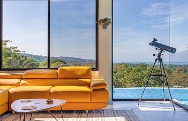 4 BEDROOM HOME WITH GUEST HOUSE AND AMAZING OCEAN VIEWS