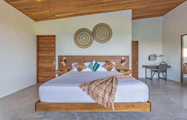 4 BEDROOM HOME WITH GUEST HOUSE AND AMAZING OCEAN VIEWS