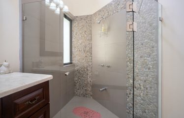 AMAZING OCEAN, JUNGLE AND WATERFALL VIEWS WITH THREE HOMES – 71 ACRES