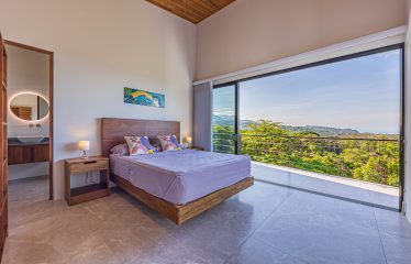 4 BEDROOM HOME WITH GUEST HOUSE AND AMAZING OCEAN VIEWS