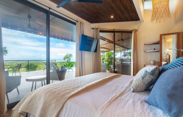 3 BEDROOM LUXURY HOME WITH OCEAN VIEW AND GUEST HOUSE