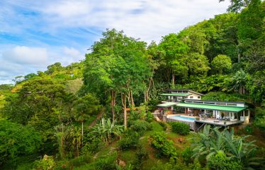 3 BEDROOM LUXURY HOME WITH OCEAN VIEW AND GUEST HOUSE