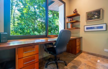 3 BEDROOM LUXURY HOME WITH OCEAN VIEW AND GUEST HOUSE