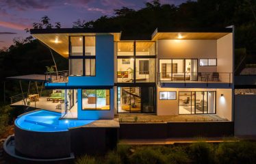 4 BEDROOM HOME WITH GUEST HOUSE AND AMAZING OCEAN VIEWS