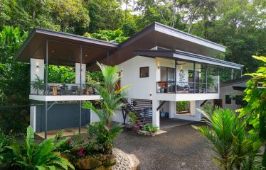 3 BEDROOM LUXURY HOME WITH OCEAN VIEW AND GUEST HOUSE