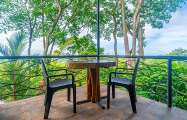 3 BEDROOM LUXURY HOME WITH OCEAN VIEW AND GUEST HOUSE