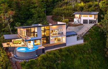 4 BEDROOM HOME WITH GUEST HOUSE AND AMAZING OCEAN VIEWS