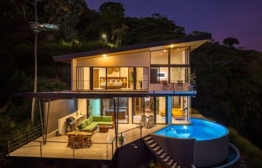 4 BEDROOM HOME WITH GUEST HOUSE AND AMAZING OCEAN VIEWS