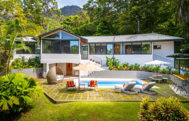 2 BEAUTIFUL BEDROOM HOME WITH RIVER – 2.5 ACRES