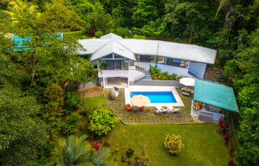 2 BEAUTIFUL BEDROOM HOME WITH RIVER – 2.5 ACRES