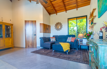 2 BEAUTIFUL BEDROOM HOME WITH RIVER – 2.5 ACRES