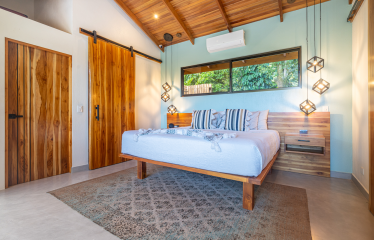 2 BEAUTIFUL BEDROOM HOME WITH RIVER – 2.5 ACRES