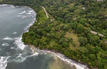 BEACHFRONT OPPORTUNITY DEVELOPMENT IN DOMINICAL – 2.33 ACRES
