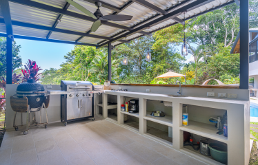 2 BEAUTIFUL BEDROOM HOME WITH RIVER – 2.5 ACRES