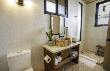 LUXURY OCEAN VIEW HOME WITH GUEST CASITA