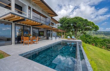 LUXURY 5 BEDROOM HOME WITH OCEAN VIEW