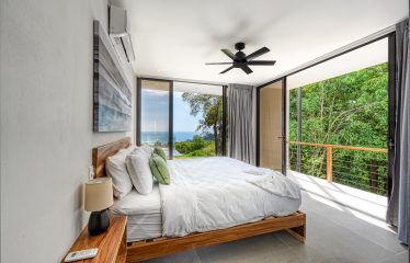 LUXURY 5 BEDROOM HOME WITH OCEAN VIEW