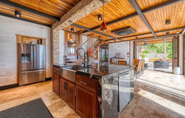 LUXURY OCEAN VIEW 4 BEDROOM HOME  FOR SALE IN UVITA