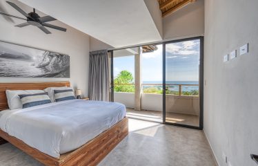 LUXURY 5 BEDROOM HOME WITH OCEAN VIEW