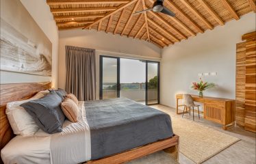 LUXURY 5 BEDROOM HOME WITH OCEAN VIEW