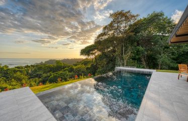 LUXURY 5 BEDROOM HOME WITH OCEAN VIEW