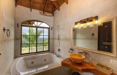 PREMIER LUXURY ESTATE RANCHO VILLA VERDE A FAMILY COMPOUND / BOUTIQUE HOTEL STYLE – 107.95 ACRES