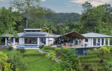 4 BEDROOMS LUXURY HOME WITH AMAZING OCEAN VIEW – 4 ACRES