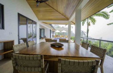 4 BEDROOMS LUXURY HOME WITH AMAZING OCEAN VIEW – 4 ACRES