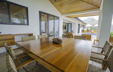 4 BEDROOMS LUXURY HOME WITH AMAZING OCEAN VIEW – 4 ACRES