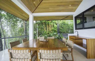 4 BEDROOMS LUXURY HOME WITH AMAZING OCEAN VIEW – 4 ACRES