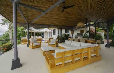 4 BEDROOMS LUXURY HOME WITH AMAZING OCEAN VIEW – 4 ACRES