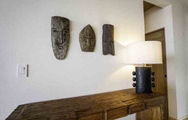 4 BEDROOMS LUXURY HOME WITH AMAZING OCEAN VIEW – 4 ACRES