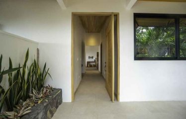 4 BEDROOMS LUXURY HOME WITH AMAZING OCEAN VIEW – 4 ACRES