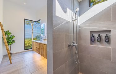 4 BEDROOM VILLA WITH AMAZING OCEAN VIEW IN GATED COMMUNITY
