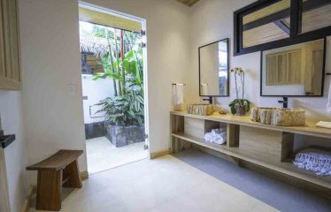 4 BEDROOMS LUXURY HOME WITH AMAZING OCEAN VIEW – 4 ACRES