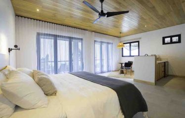 4 BEDROOMS LUXURY HOME WITH AMAZING OCEAN VIEW – 4 ACRES