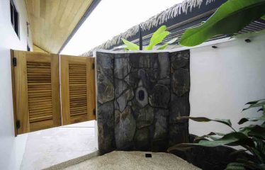 4 BEDROOMS LUXURY HOME WITH AMAZING OCEAN VIEW – 4 ACRES