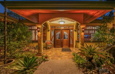 MAIN HOME AND GUEST CASITA WITH OCEAN VIEW  – 3.39 ACRES
