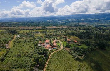 PREMIER LUXURY ESTATE RANCHO VILLA VERDE A FAMILY COMPOUND / BOUTIQUE HOTEL STYLE – 107.95 ACRES
