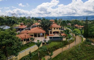 PREMIER LUXURY ESTATE RANCHO VILLA VERDE A FAMILY COMPOUND / BOUTIQUE HOTEL STYLE – 107.95 ACRES