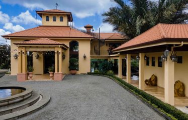 PREMIER LUXURY ESTATE RANCHO VILLA VERDE A FAMILY COMPOUND / BOUTIQUE HOTEL STYLE – 107.95 ACRES